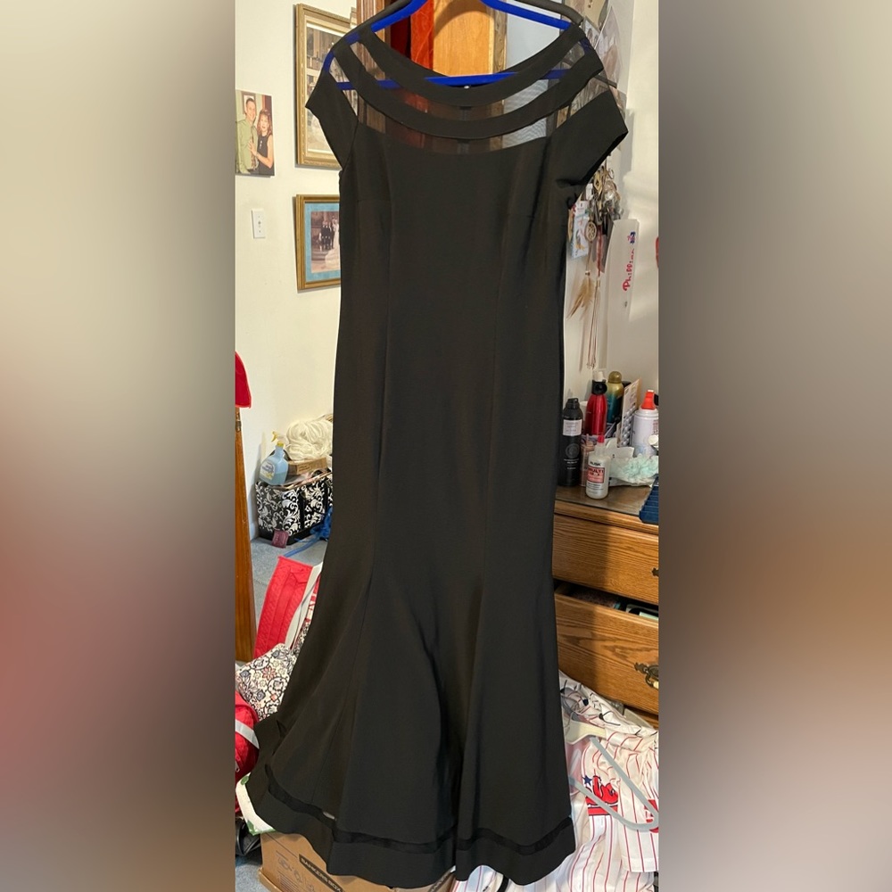 JS collections size 14 long, illusion, panel gown, black new with tags